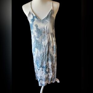 NWT Gilli Maxi Dress Women S Grey Blue Tie Dye V-Neck Spaghetti Strap AD1188 NEW
